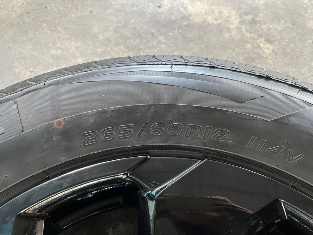 ล้อแม็กป้ายแดง Mitsu Pajero Sport รุ่นใหม่ล่าสุด ขอบ 18 สีดำแท้ พร้อมยาง 265-60-18 GOODRIDE ปี 25 ล้อแม็กป้ายแดง Mitsu Pajero Sport รุ่นใหม่ล่าสุด ขอบ 18 สีดำแท้ พร้อมยาง 265-60-18 GOODRIDE ปี 25