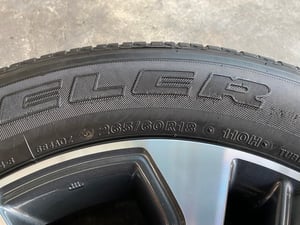 ล้อแม็กพร้อมยางป้ายแดง Toyota Fortuner Leader ขอบ 18 เทาหน้าเงา สวยกริ๊บ