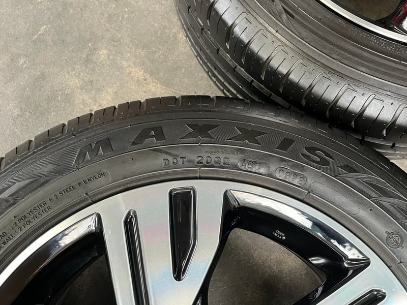 ล้อแม็กป้ายแดง 5รู114 Mitsu Xpander ขอบ 16 ดำหน้าเงา พร้อมยาง 205-55-16 Maxxis ปี 22