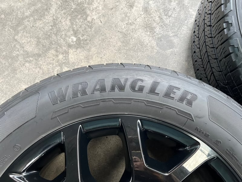 ล้อแม็ก Ford Everest Next-Gen Sport ขอบ 20 สีดำ พร้อมยาง 255-55-20 GoodYear ปลายปี 22