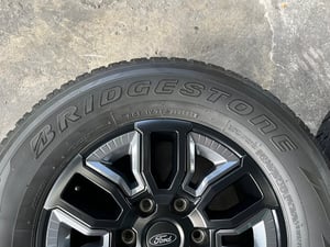 ล้อแม็กป้ายแดงพร้อมยาง Ford Ranger XLS ขอบ 17 สภาพสวย