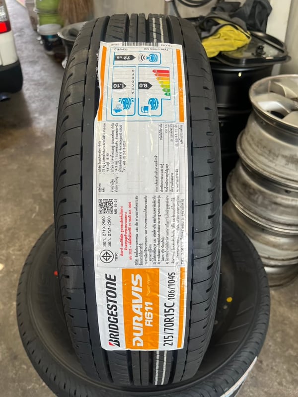 ยางใหม่ 215-70-15 Bridgestone ปี 26 ใหม่กริ๊บ ใส่กับ รถตู้, รถกระบะตัวเตี้ย ได้เลย