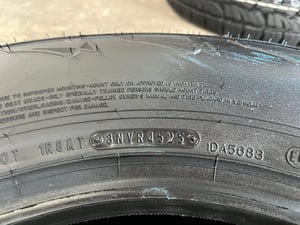 ยางใหม่ 245-70-16 Dunlop (แก้มขาว) ปลายปี 25 ใหม่กริ๊บ