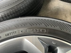 ล้อแม็กป้ายแดง Honda Civic FE RS ตัวท็อป ขอบ 17 พร้อมยาง 215-50-17 Yokohama(Japan) ปี 24 ล้อแม็กป้ายแดง Honda Civic FE RS ตัวท็อป ขอบ 17 พร้อมยาง 215-50-17 Yokohama(Japan) ปี 24