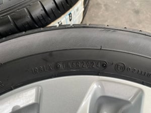 ล้อแม็กป้ายแดง Nissan Almera รุ่นใหม่ล่าสุด ขอบ 15 พร้อมยางใหม่ 185-65-15 Dunlop ปี 24