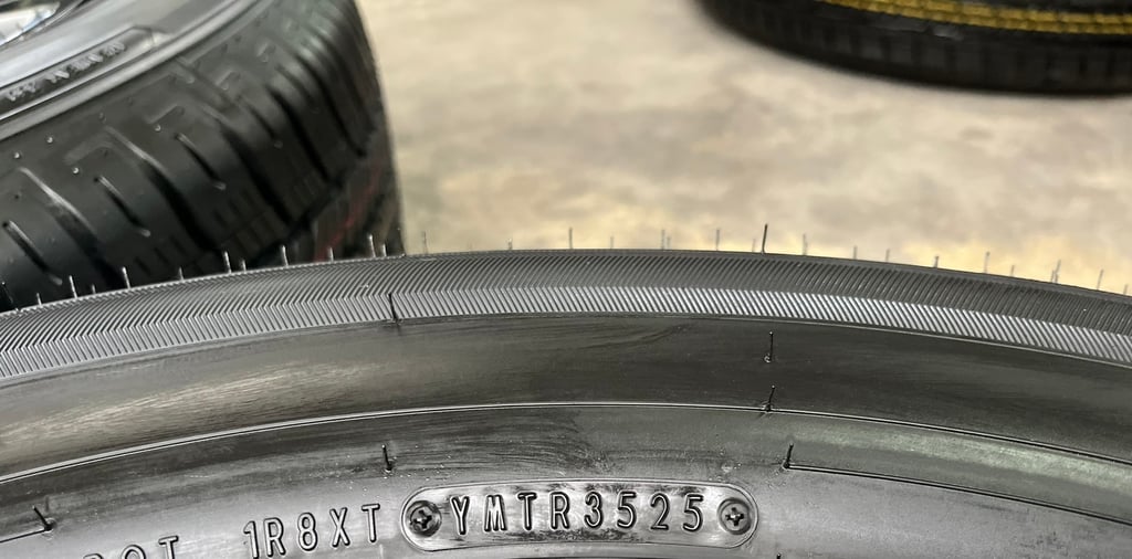 ยางใหม่ป้ายแดง 265-60-18 Dunlop ปี 25 ใหม่กริ๊บ ถอดจากโชว์รูม