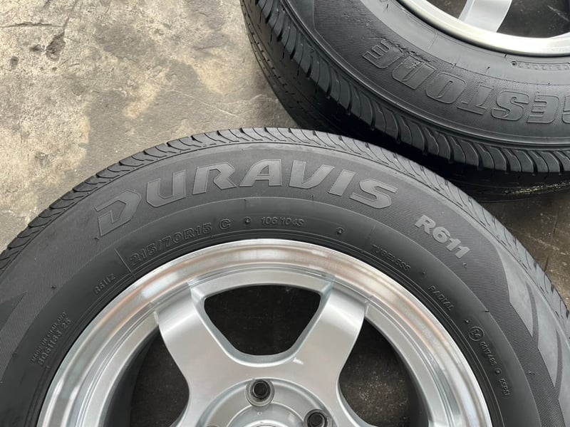 ล้อแม็กแต่ง 5รู114 ขอบ 15 สีบอร์นขอบเงา พร้อมยาง 215-70-15 Bridgestone ปี 22