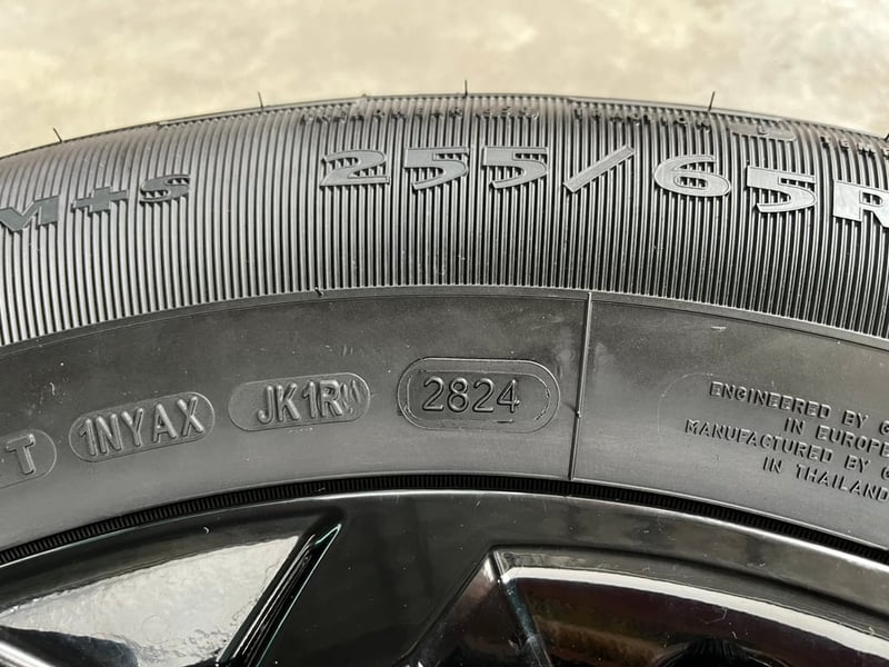 ล้อแม็ก Mitsu Triton Athlete ขอบ 18 สีดำแท้ พร้อมยางใหม่ป้ายแดง 255-65-18 Goodyear ปี 24