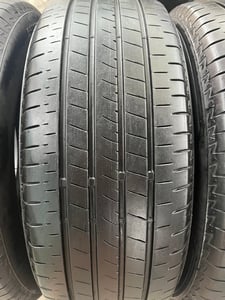 ล้อแม็ก 6รู139 Toyota ขอบ 17 พร้อมยาง 215-55-17 Bridgestone ปลายปี 22