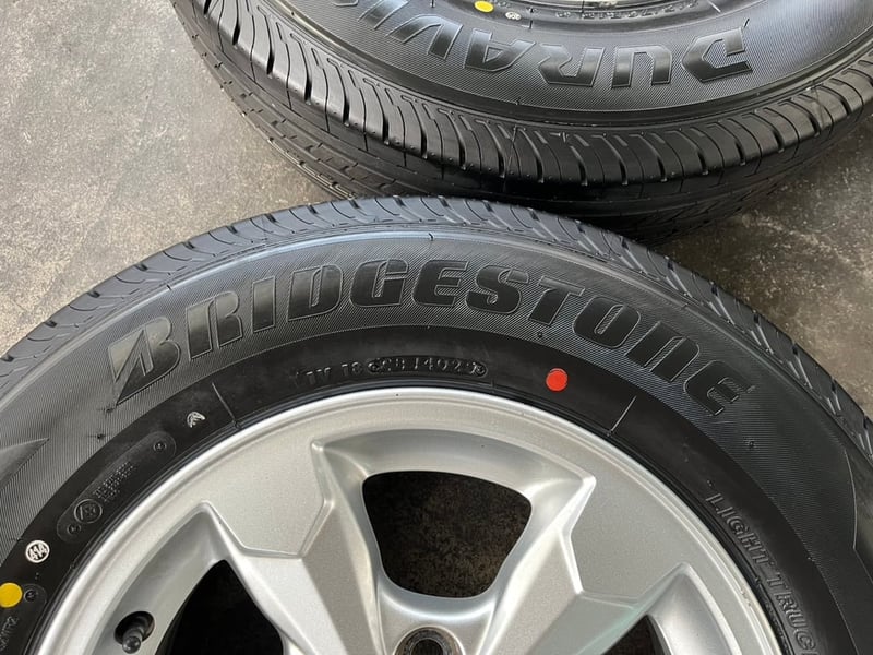 ล้อแม็ก 5รู114 Mitsu Triton ขอบ 15 พร้อมยางใหม่ 215-70-15 Bridgestone ปลายปี25