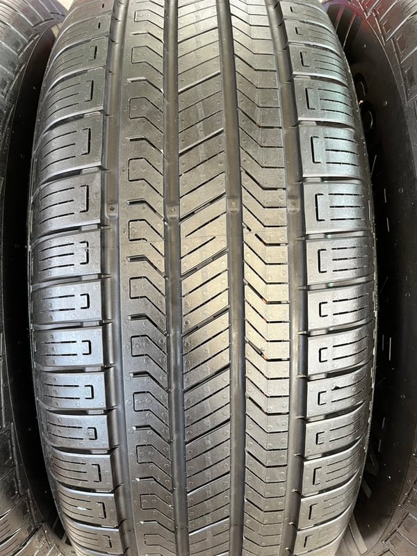 ยางป้ายแดง 265-65-17 Continental ปี 25 เหมาะสำหรับ รถกระบะตัวสูง และ SUV ทุกรุ่น ยางป้ายแดง 265-65-17 Continental ปี 25 เหมาะสำหรับ รถกระบะตัวสูง และ SUV ทุกรุ่น