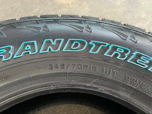 ยางใหม่ 245-70-16 Dunlop (แก้มขาว) ปลายปี 25 ใหม่กริ๊บ