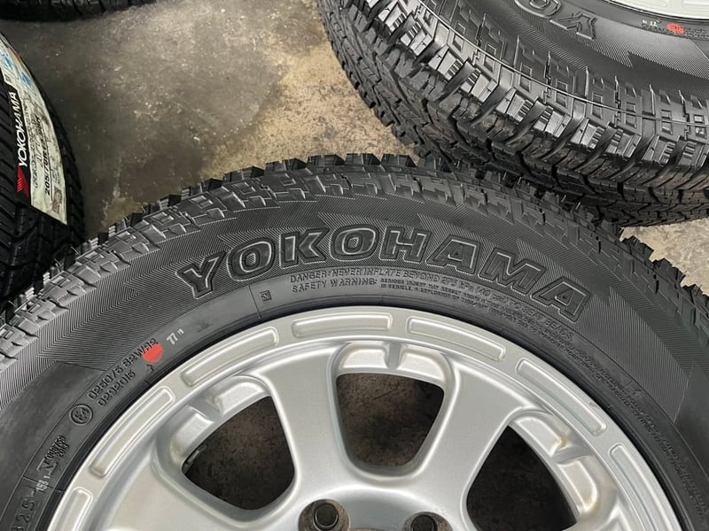ล้อแม็ก 6รู139 Ford Ranger ขอบ 15 พร้อมยางใหม่ 205-70-15 Yokohama ปี 25 ล้อแม็ก 6รู139 Ford Ranger ขอบ 15 พร้อมยางใหม่ 205-70-15 Yokohama ปี 25