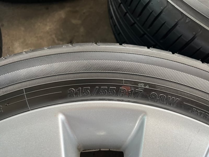 ล้อแม็ก 6รู139 Toyota ขอบ 17 พร้อมยาง 215-55-17 Alliance(Made in JAPAN) ปลายปี 23