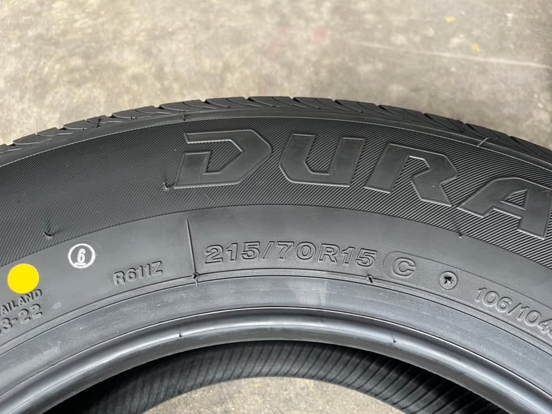 ยางใหม่ 215-70-15 Bridgestone ปี 25 ใส่กับ รถกระบะตัวเตี้ย ได้ทุกรุ่น