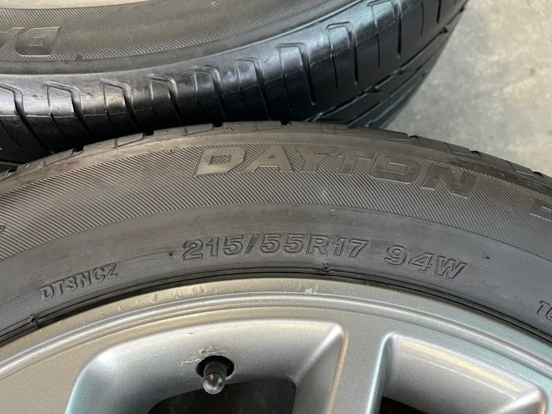 ล้อแม็ก 6รู139 Toyota ขอบ 17 สีเทา พร้อมยาง 215-55-17 Dayton ปี 24 ล้อแม็ก 6รู139 Toyota ขอบ 17 สีเทา พร้อมยาง 215-55-17 Dayton ปี 24