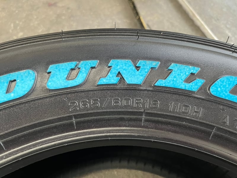 ยางใหม่ 265-60-18 Dunlop(แก้มขาว) ปี 26 ใหม่กริ๊บ เหมาะสำหรับ รถกระบะตัวสูง และ SUV ยางใหม่ 265-60-18 Dunlop(แก้มขาว) ปี 26 ใหม่กริ๊บ เหมาะสำหรับ รถกระบะตัวสูง และ SUV