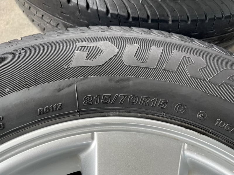 ล้อแม็ก 6รู139 Toyota ขอบ 15 แถมยาง 215-70-15 Bridgestone ปี 23 ใส่กับ รถตู้ Commuter 6รู139 ได้เลย