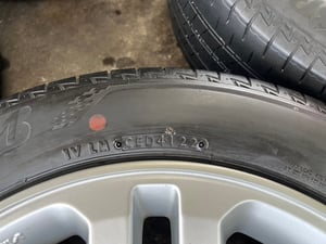 ล้อแม็ก 6รู139 Toyota ขอบ 17 พร้อมยาง 215-55-17 Bridgestone ปลายปี 22