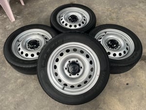 ล้อกระทะ 6รู139 Toyota ขอบ 17 แถมยาง 225-55-17 Maxxis ปี 22