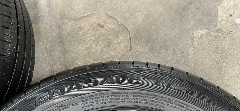 ยางป้ายแดง 185-60-16 Dunlop สวยกริ๊บ ถอดจากรถใหม่ป้ายแดง