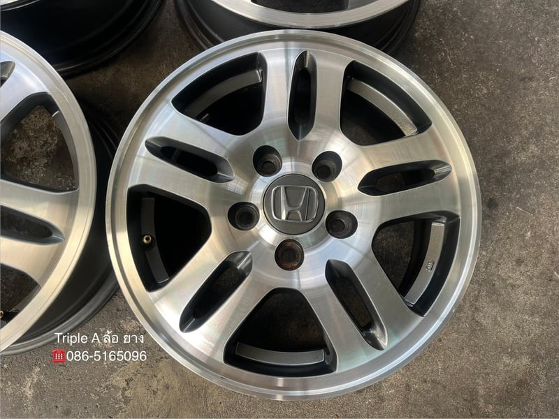 ล้อแม็ก 5รู114 Honda CRV G2 ขอบ 15 เทาหน้าเงา สภาพสวย ล้อแม็ก 5รู114 Honda CRV G2 ขอบ 15 เทาหน้าเงา สภาพสวย