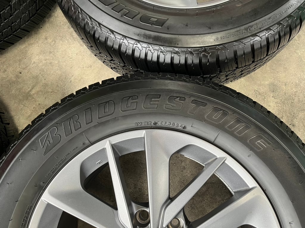 ล้อแม็ก ISUZU MU-X 2024 ขอบ 18 พร้อมยาง 265-60-18 Bridgestone ปลายปี 24 ล้อแม็ก ISUZU MU-X 2024 ขอบ 18 พร้อมยาง 265-60-18 Bridgestone ปลายปี 24