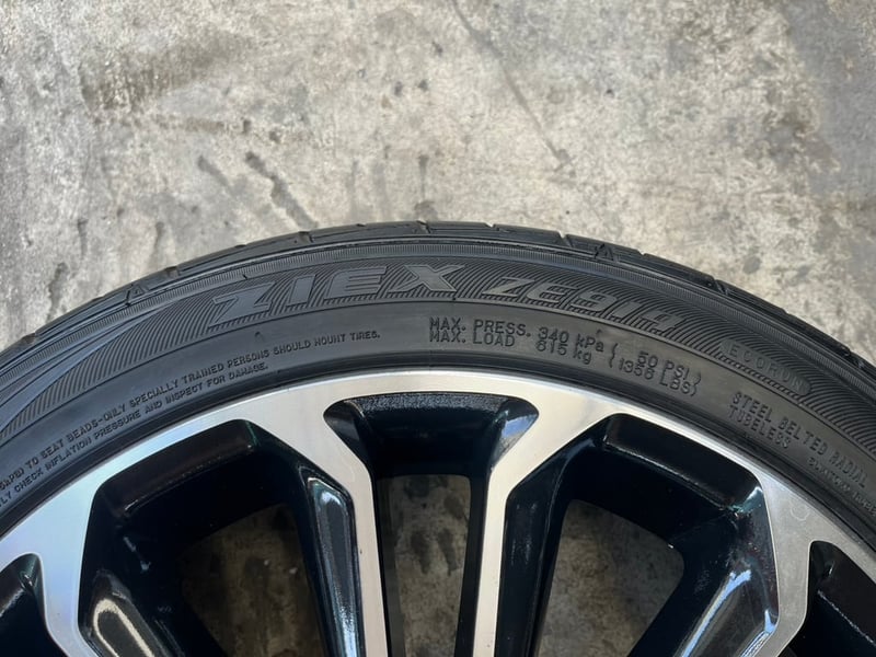 ล้ออะไหล่ 5รู100 Toyota Altis ขอบ 17 ดำหน้าเงา พร้อมยาง 215-45-17 Falken ปี 22