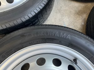 ล้อกระทะ 6รู139 Toyota ขอบ 17 สีบอร์น แถมยาง 215-55-17 Yokohama ปี 19 ล้อกระทะ 6รู139 Toyota ขอบ 17 สีบอร์น แถมยาง 215-55-17 Yokohama ปี 19