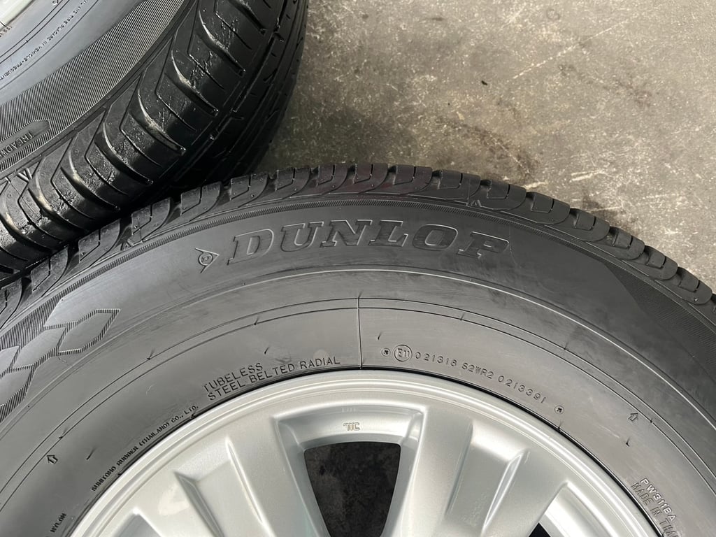 ล้อแม็ก 6รู139 Mitsu Pajero ขอบ 16 แถมยาง 265-70-16 Dunlop ปี 20 ล้อแม็ก 6รู139 Mitsu Pajero ขอบ 16 แถมยาง 265-70-16 Dunlop ปี 20