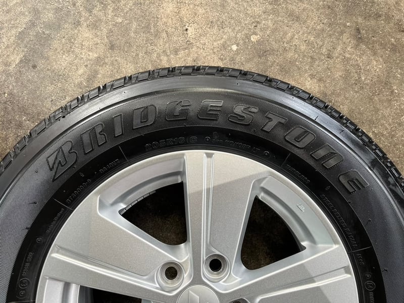 ล้อแม็ก 5รู114 Mitsu Triton ขอบ 16 แถมยาง 205R16 Bridgestone ปี 19 ล้อแม็ก 5รู114 Mitsu Triton ขอบ 16 แถมยาง 205R16 Bridgestone ปี 19