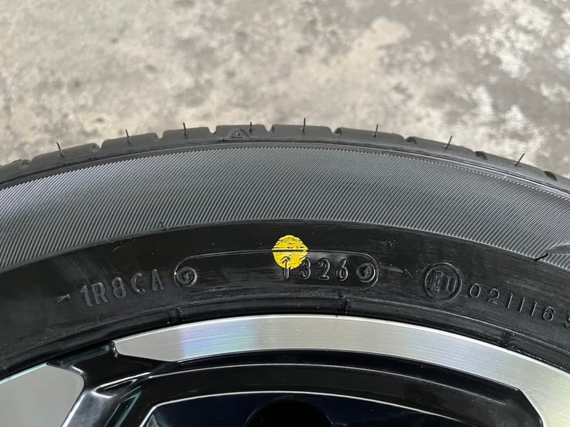 ล้อแม็ก Toyota Yaris ขอบ 15 ดำหน้าเงา พร้อมยางใหม่ 185-60-15 Dunlop ปี 26 ล้อแม็ก Toyota Yaris ขอบ 15 ดำหน้าเงา พร้อมยางใหม่ 185-60-15 Dunlop ปี 26