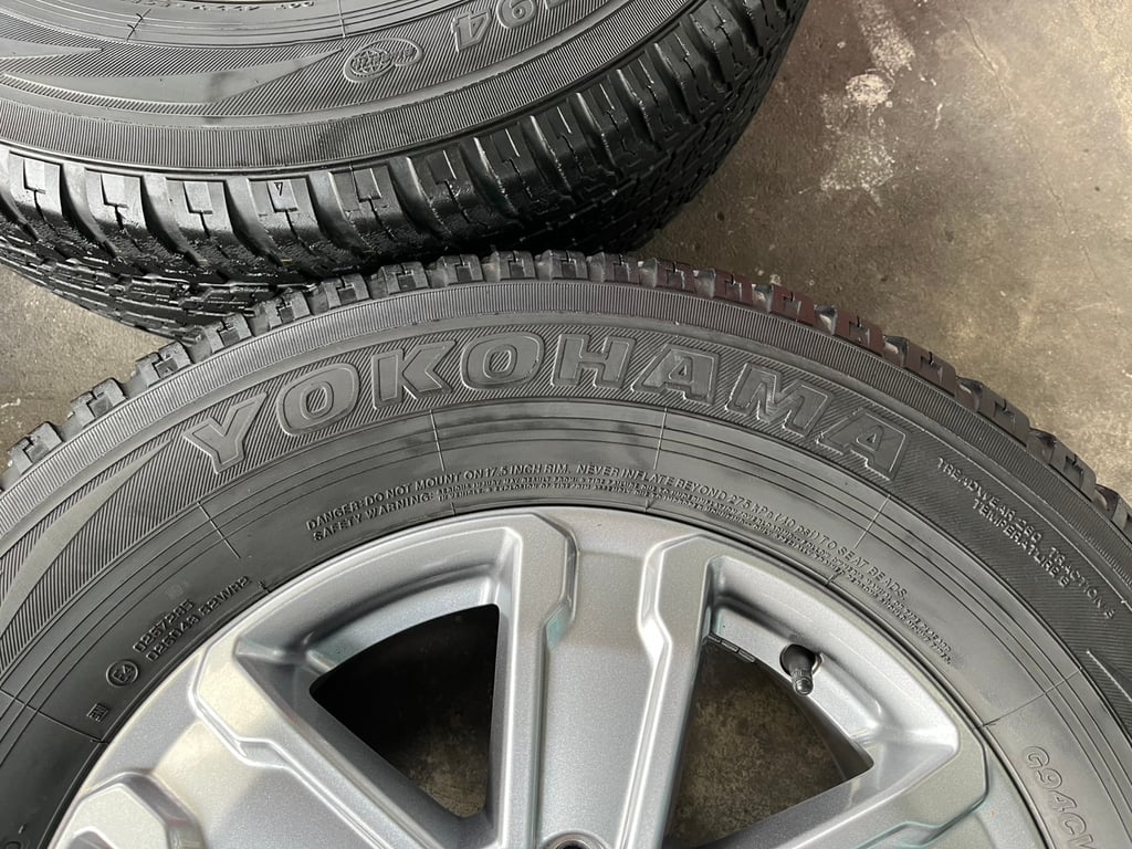 ล้อแม็ก Ford Ranger รุ่นใหม่ล่าสุด ขอบ 17 แถมยาง 265-65-17 Yokohama ปี 20 ล้อแม็ก Ford Ranger รุ่นใหม่ล่าสุด ขอบ 17 แถมยาง 265-65-17 Yokohama ปี 20