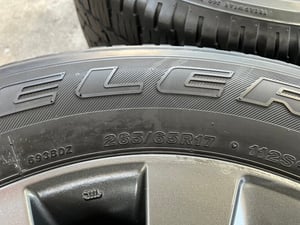 ล้อแม็กแถมยาง 6รู139 Toyota Revo ขอบ 17 สีเทากัน