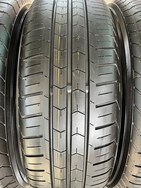 ยางป้ายแดง 195-60-16 Yokohama สวยกริ๊บ ถอดจากรถป้ายแดง ยางป้ายแดง 195-60-16 Yokohama สวยกริ๊บ ถอดจากรถป้ายแดง