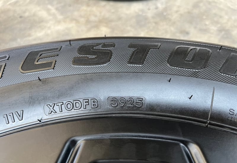 ล้อแม็กพร้อมยางป้ายแดง Toyota TRAVO รุ่นใหม่ล่าสุด ขอบ 18 สวยกริ๊บ