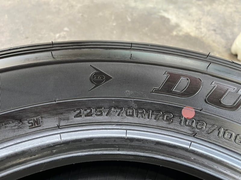 ยางป้ายแดง 225-70-17 Dunlop ปี 25 สวยกริ๊บ ถอดจากรถป้ายแดง