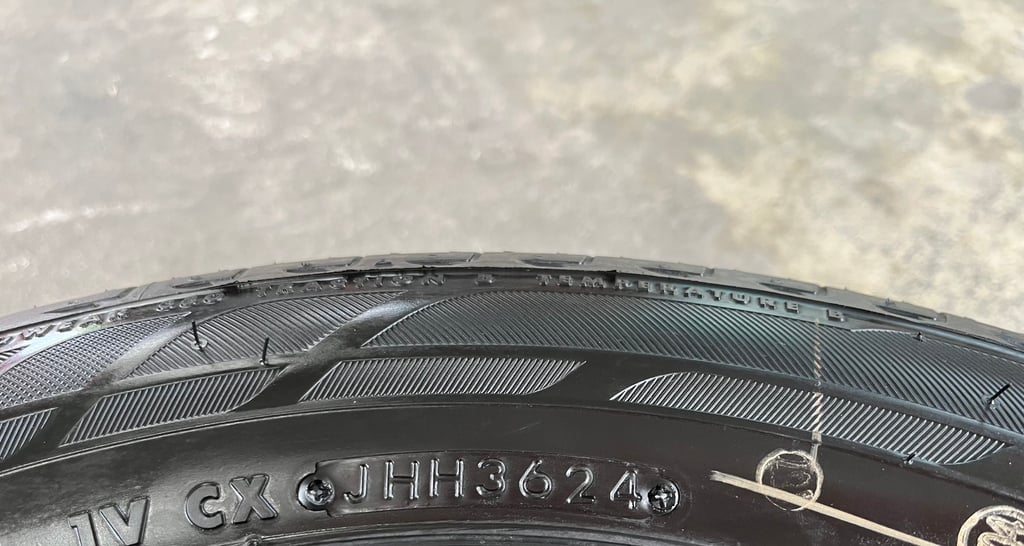ยางป้ายแดง 165-65-14 Bridgestone ปลายปี 24 สวยกริ๊บ ยางป้ายแดง 165-65-14 Bridgestone ปลายปี 24 สวยกริ๊บ