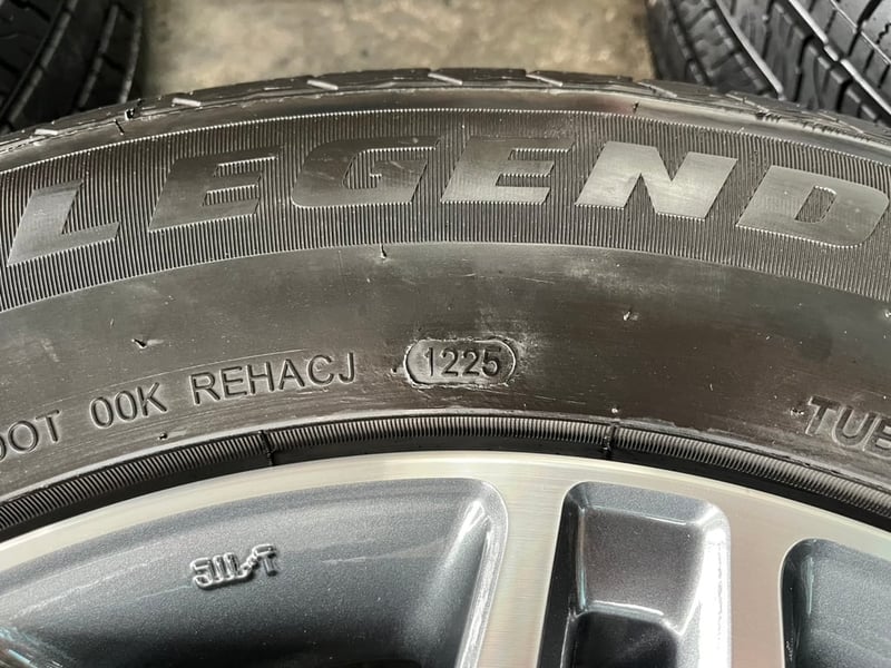 ล้อแม็ก Toyota Fortuner ตัวท็อป ขอบ 18 เทาหน้าเงา พร้อมยาง 265-60-18 GOODRIDE ปี 25 ล้อแม็ก Toyota Fortuner ตัวท็อป ขอบ 18 เทาหน้าเงา พร้อมยาง 265-60-18 GOODRIDE ปี 25