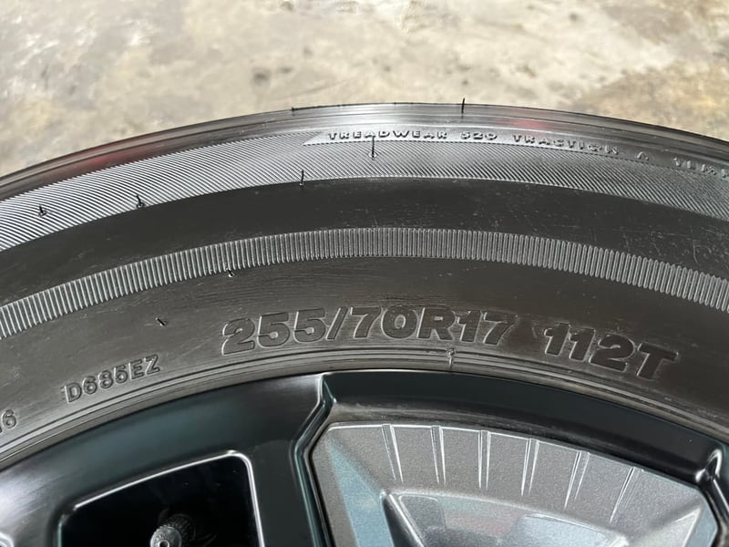 ล้อแม็ก Ford Ranger XLS รุ่นใหม่ล่าสุด ขอบ 17 พร้อมยาง 255-70-17 Bridgestone ปลายปี 24 ล้อแม็ก Ford Ranger XLS รุ่นใหม่ล่าสุด ขอบ 17 พร้อมยาง 255-70-17 Bridgestone ปลายปี 24