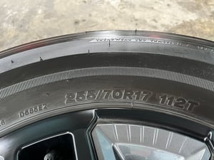 ล้อแม็ก Ford Ranger XLS รุ่นใหม่ล่าสุด ขอบ 17 พร้อมยาง 255-70-17 Bridgestone ปลายปี 24 ล้อแม็ก Ford Ranger XLS รุ่นใหม่ล่าสุด ขอบ 17 พร้อมยาง 255-70-17 Bridgestone ปลายปี 24