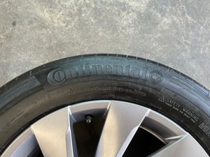 ล้อแม็กป้ายแดงแถมยาง ISUZU ขอบ 18 สีเทา สภาพดี ล้อแม็กป้ายแดงแถมยาง ISUZU ขอบ 18 สีเทา สภาพดี