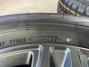 ล้อแม็ก Toyota Revo ขอบ 17 สีเทาดำ พร้อมยางใหม่ 265-65-17 Yokohama ปลายปี 25 ล้อแม็ก Toyota Revo ขอบ 17 สีเทาดำ พร้อมยางใหม่ 265-65-17 Yokohama ปลายปี 25