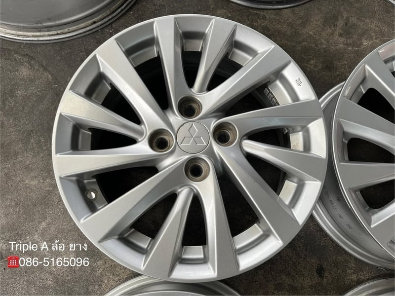 ล้อแม็ก Mitsu Attrage ขอบ 15 สีบอร์น สภาพสวย ล้อแม็ก Mitsu Attrage ขอบ 15 สีบอร์น สภาพสวย