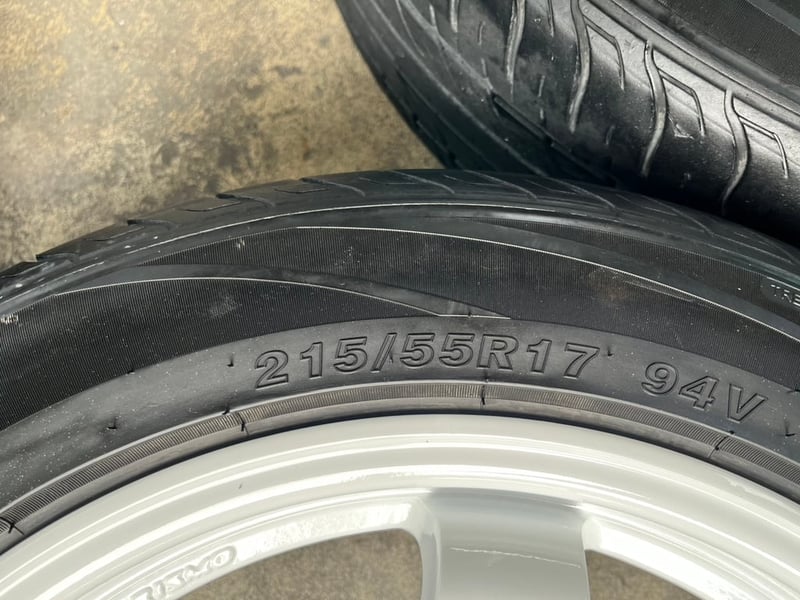 ล้อแม็ก 6รู139 TURISMO ขอบ 17 สีขาว พร้อมยาง 215-55-17 Arisun ปี 25