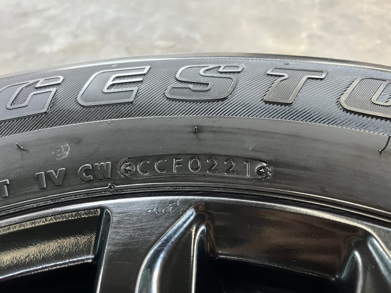 ล้อแม็ก 6รู139 Mitsu Triton Plus ขอบ 17 สีดำ พร้อมยาง 255-65-17 Bridgestone ปี 21