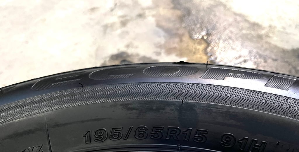 ยางใหม่ป้ายแดง 195-65-15 Bridgestone ปลายปี 24 สวยกริ๊บ ยางใหม่ป้ายแดง 195-65-15 Bridgestone ปลายปี 24 สวยกริ๊บ