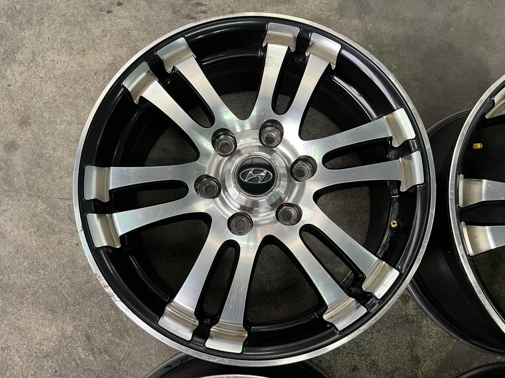 ล้อแม็กตรงรุ่น ฮุนได Hyundai ขอบ 18 ดำหน้าเงา ล้อแม็กตรงรุ่น ฮุนได Hyundai ขอบ 18 ดำหน้าเงา