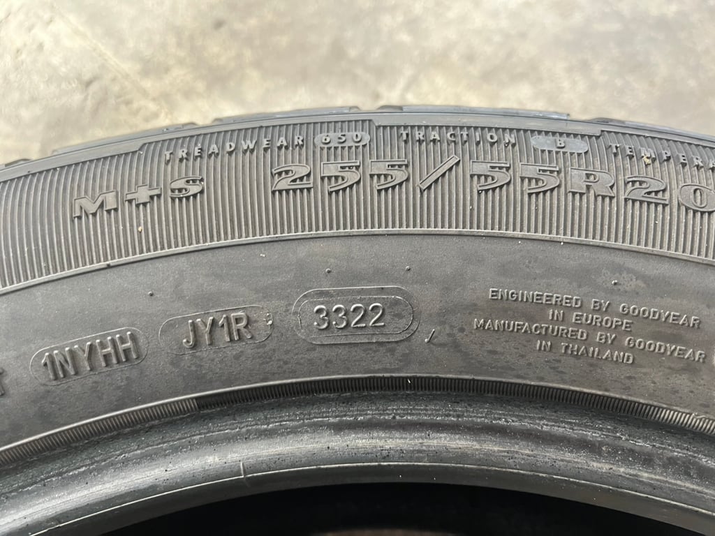 ยาง 2 เส้น(คู่) 255-55-20 Goodyear ปี 22