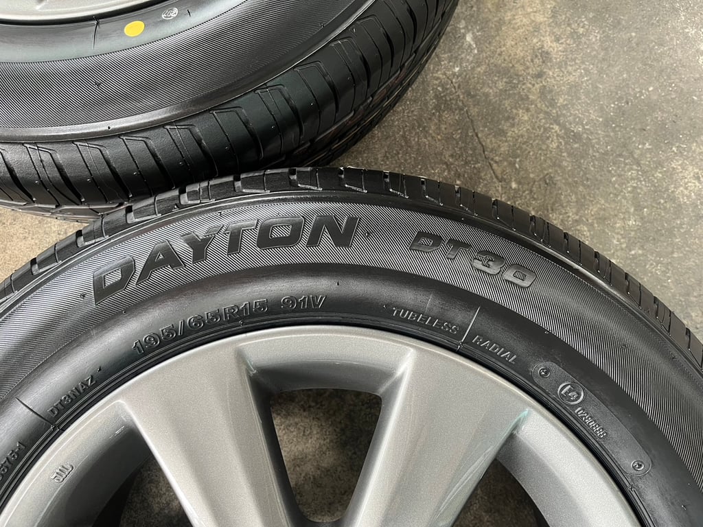 ล้อแม็กพร้อมยางใหม่ 5รู100 Toyota Altis ขอบ 15 สีเทา สวยกริ๊บ